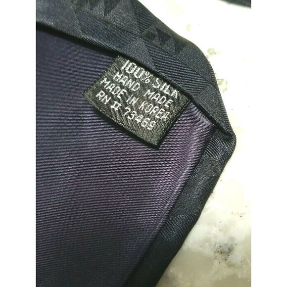 The Disney Store Donald Pluto Mickey Fab 3 Big Face Black Silk Tie New with Tags - Picture 3 of 4